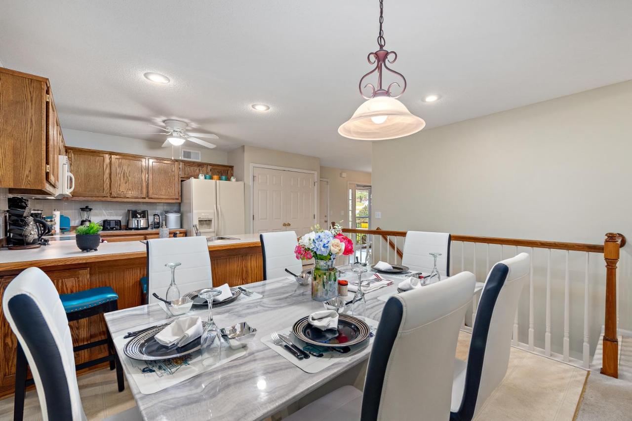 Beautiful Townhome, 11 Minutes To Downtown, Kcmo. Kansas City Dış mekan fotoğraf