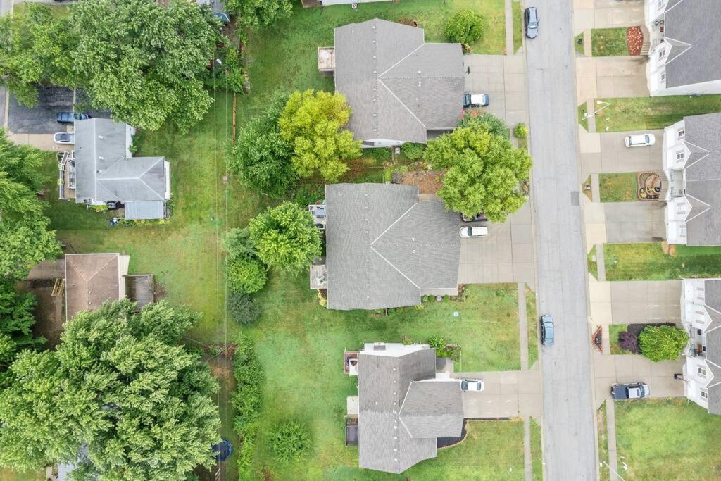 Beautiful Townhome, 11 Minutes To Downtown, Kcmo. Kansas City Dış mekan fotoğraf