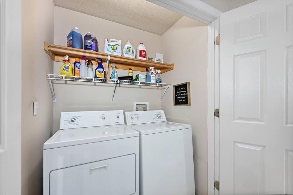 Beautiful Townhome, 11 Minutes To Downtown, Kcmo. Kansas City Dış mekan fotoğraf