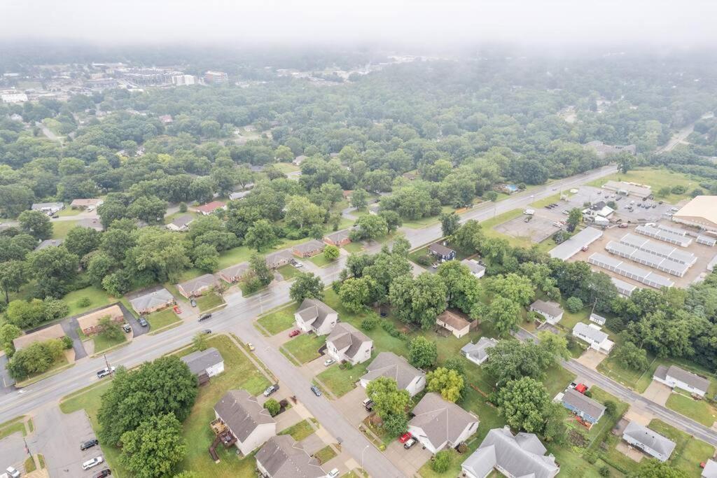 Beautiful Townhome, 11 Minutes To Downtown, Kcmo. Kansas City Dış mekan fotoğraf