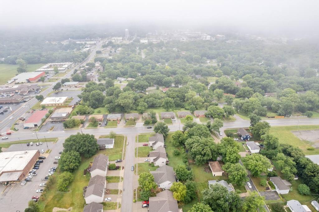 Beautiful Townhome, 11 Minutes To Downtown, Kcmo. Kansas City Dış mekan fotoğraf