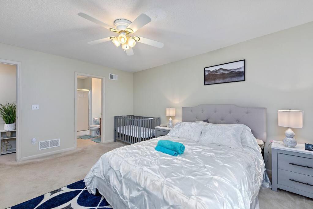 Beautiful Townhome, 11 Minutes To Downtown, Kcmo. Kansas City Dış mekan fotoğraf
