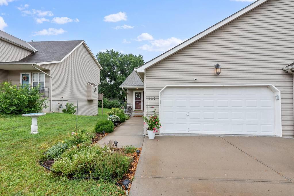 Beautiful Townhome, 11 Minutes To Downtown, Kcmo. Kansas City Dış mekan fotoğraf