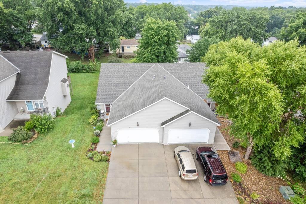 Beautiful Townhome, 11 Minutes To Downtown, Kcmo. Kansas City Dış mekan fotoğraf